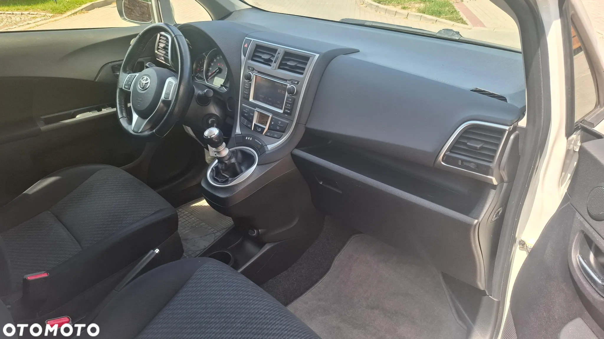 Toyota Verso S 1.33 Premium - 10