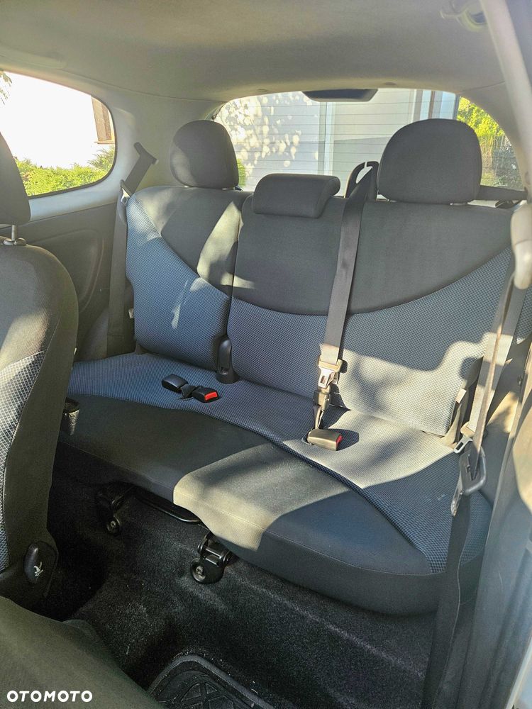Toyota Yaris - 5