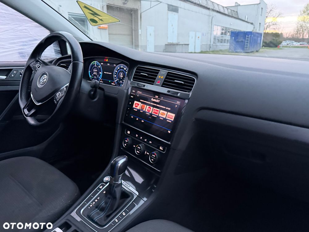 Volkswagen Golf e-Golf - 25