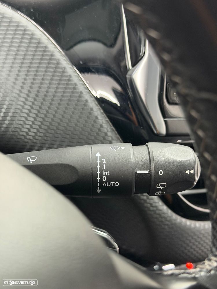 Peugeot 2008 1.2 VTi Allure - 23