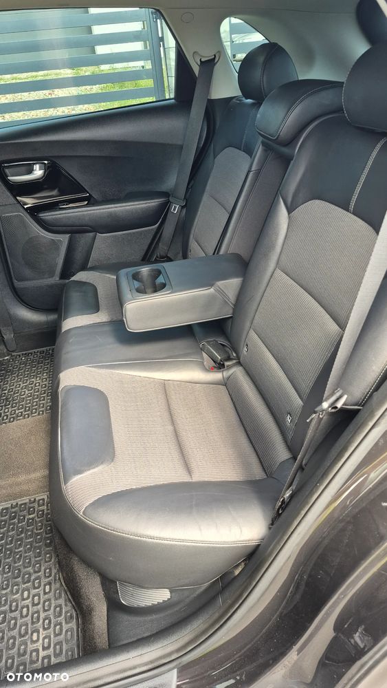 Kia Niro 1.6 GDI Hybrid M - 6