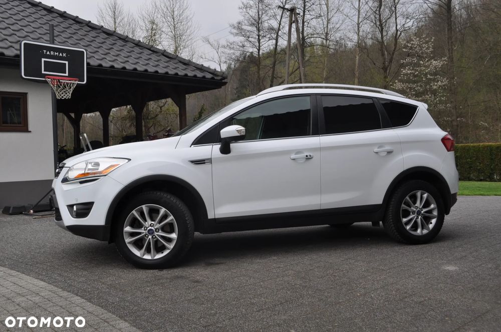 Ford Kuga 2.0 TDCi 2x4 Titanium - 10