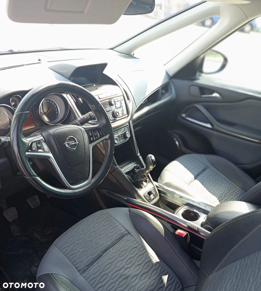 Opel Zafira - 17