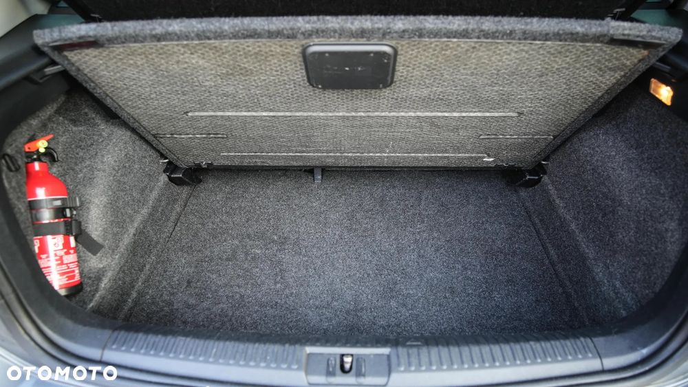 Volkswagen Polo 1.6 TDI Highline - 34