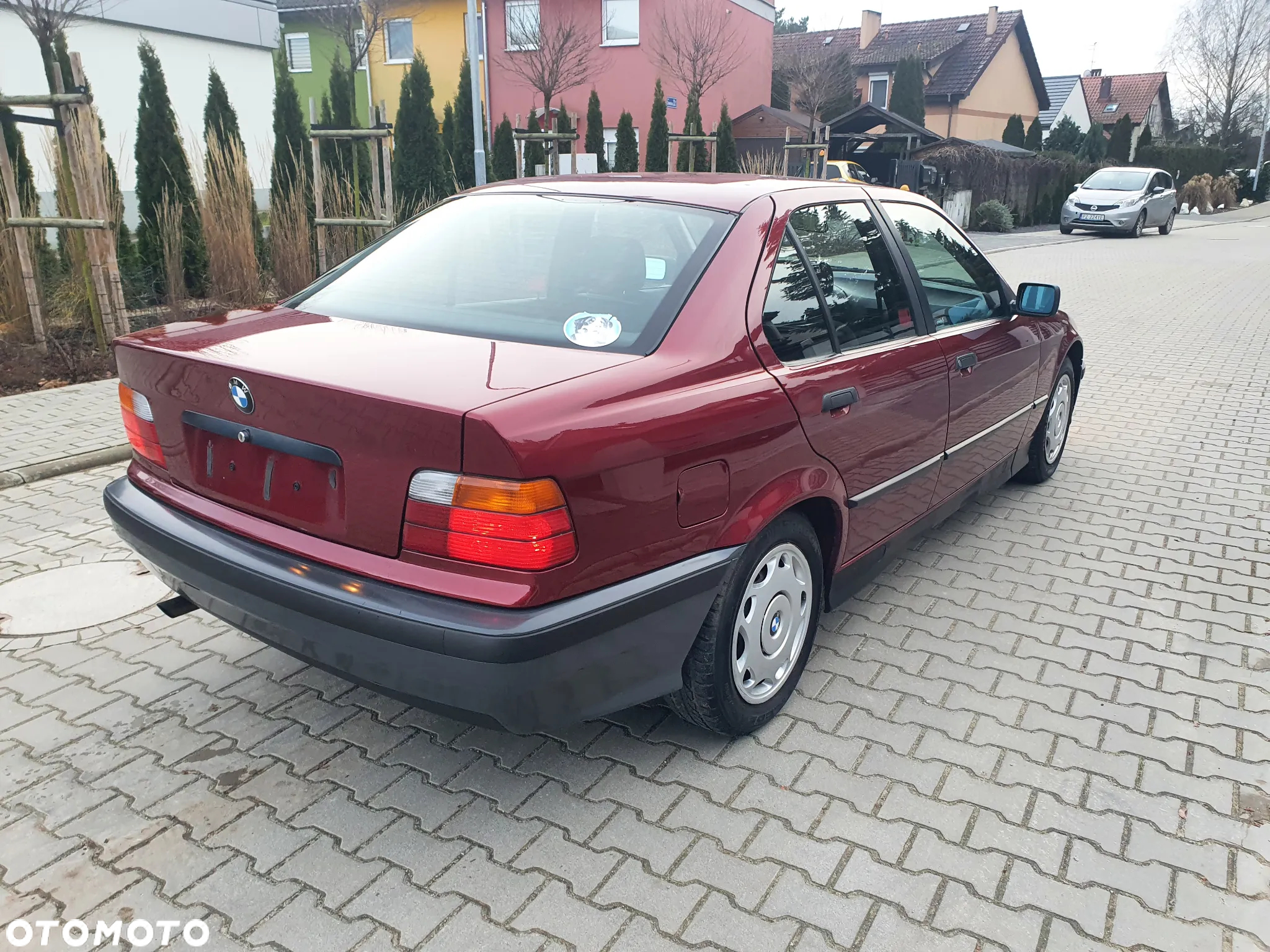 BMW Seria 3 318i - 13