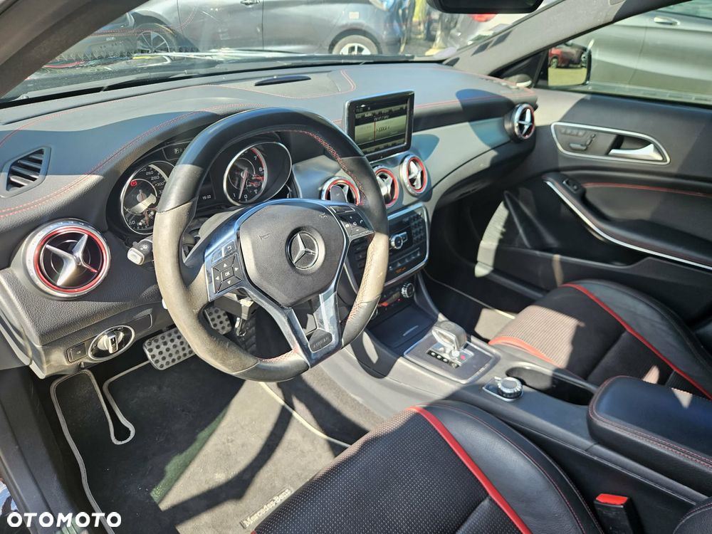 Mercedes-Benz GLA 45 AMG 4-Matic - 7
