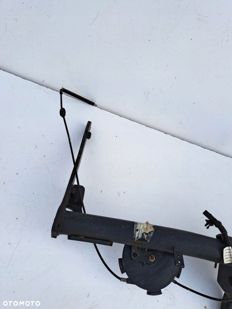 Hak holowniczy VW Golf VII 7 5G0803880 12- - 2