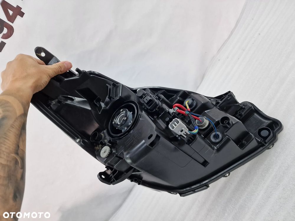 TOYOTA YARIS 3 III LIFT 14- KOMPLET LAMP PRZEDNICH PRZÓD LEWA + PRAWA , SOCZEWKA , NR AUKCJI LA677 - 21