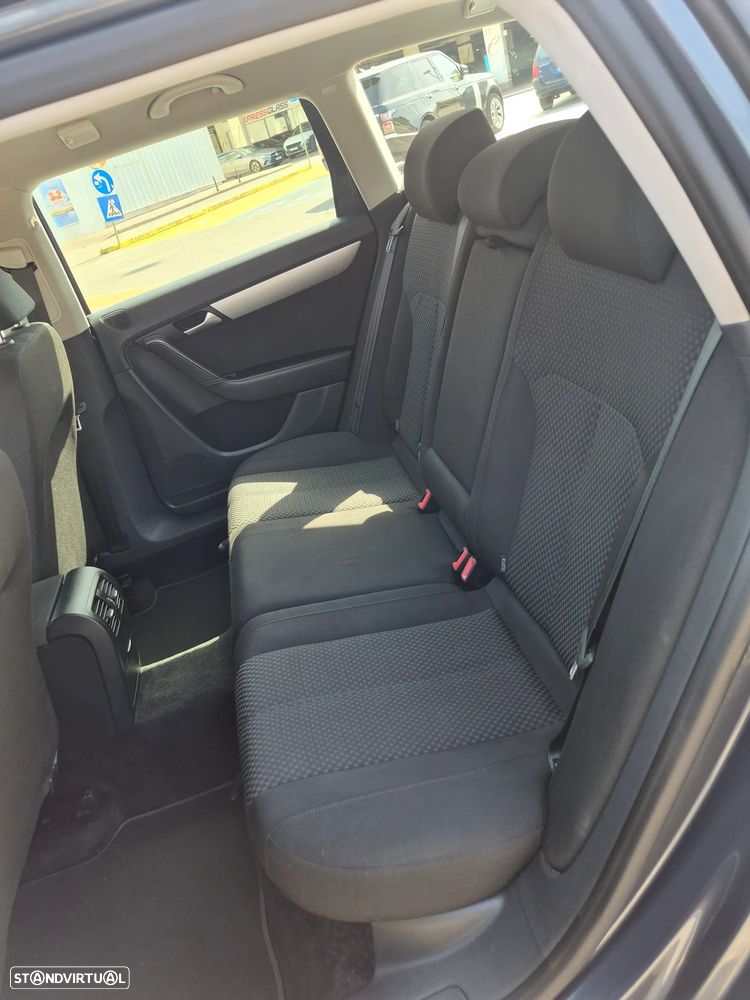 VW Passat Variant 1.6 TDI BlueMotion - 17
