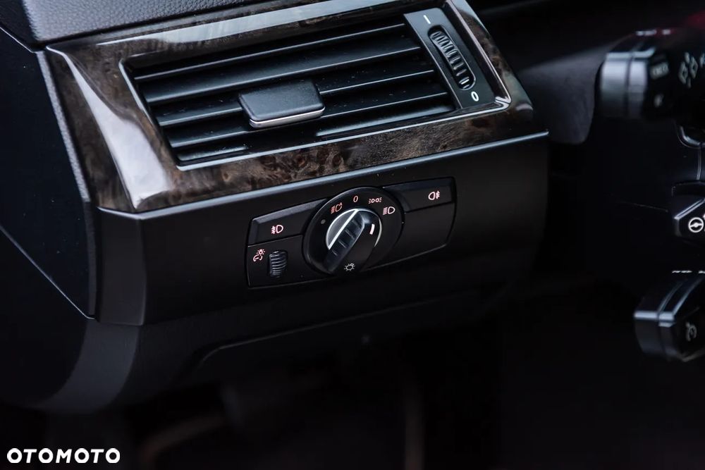 BMW Seria 5 530i Edition Exclusive - 16