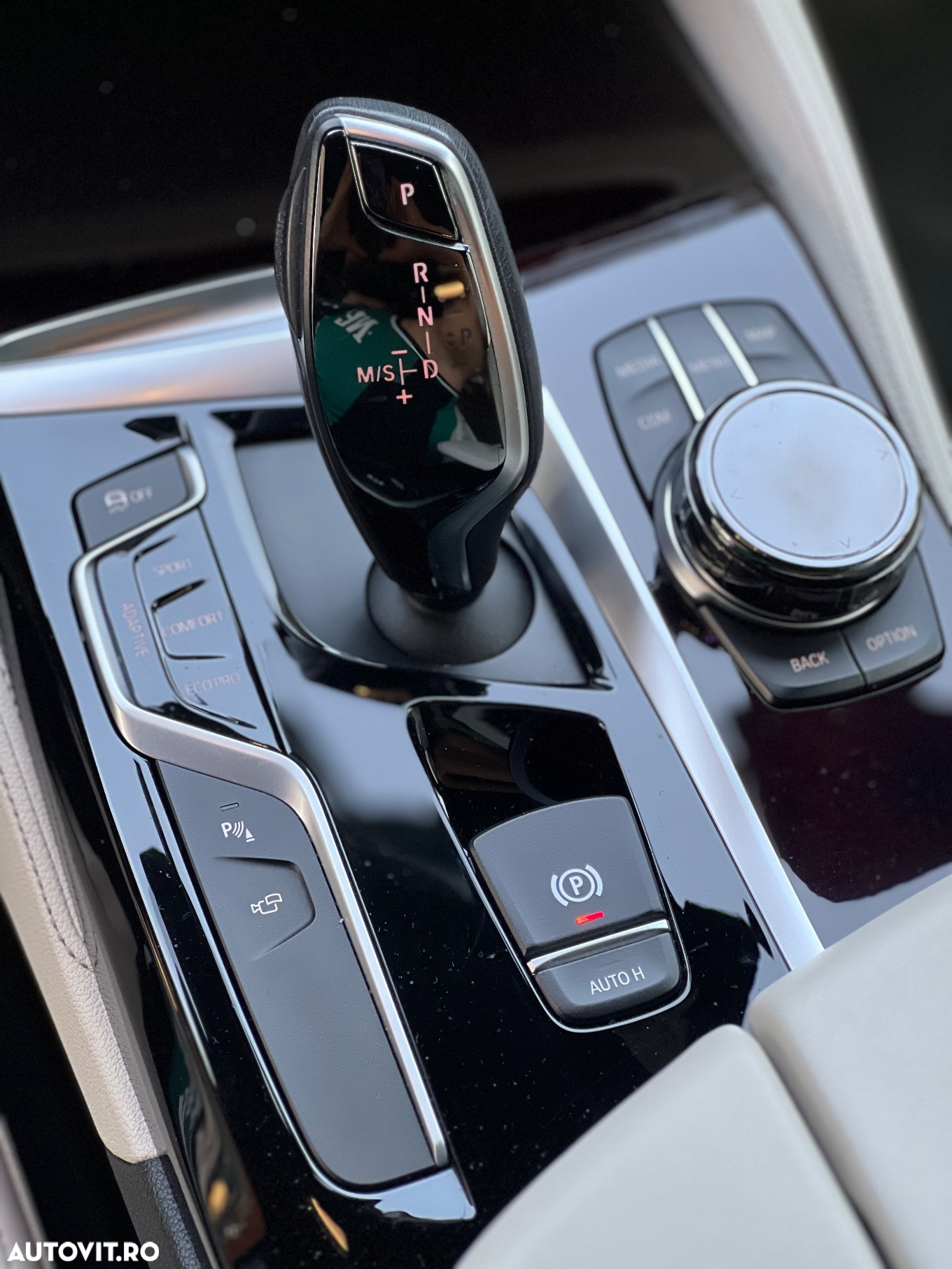 BMW Seria 5 550i xDrive - 16