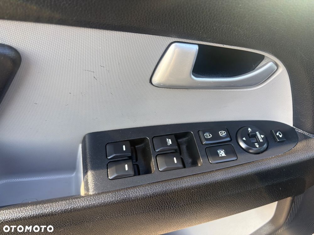 Kia Sportage 2.0 CRDI 4WD Fifa World Cup Edition - 18