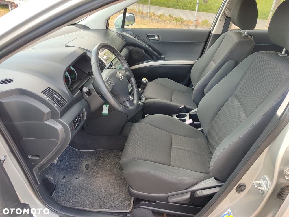 Toyota Corolla Verso - 11