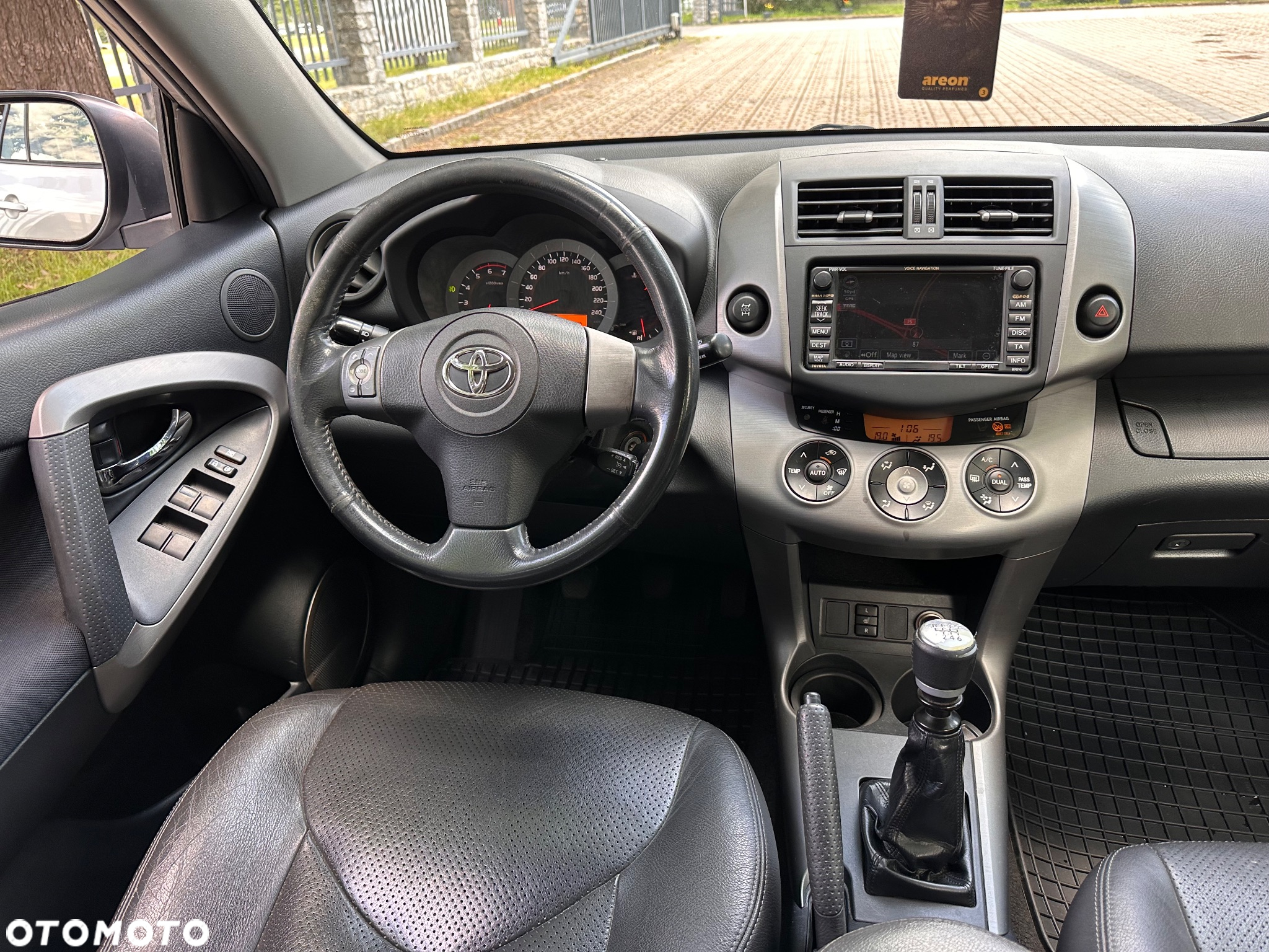 Toyota RAV4 2.2 D-CAT Sol - 8