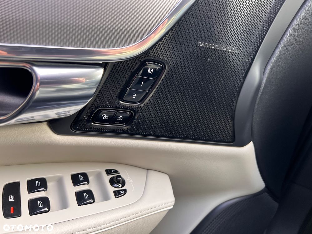 Volvo S90 T8 AWD Plug-In Hybrid R-Design - 23