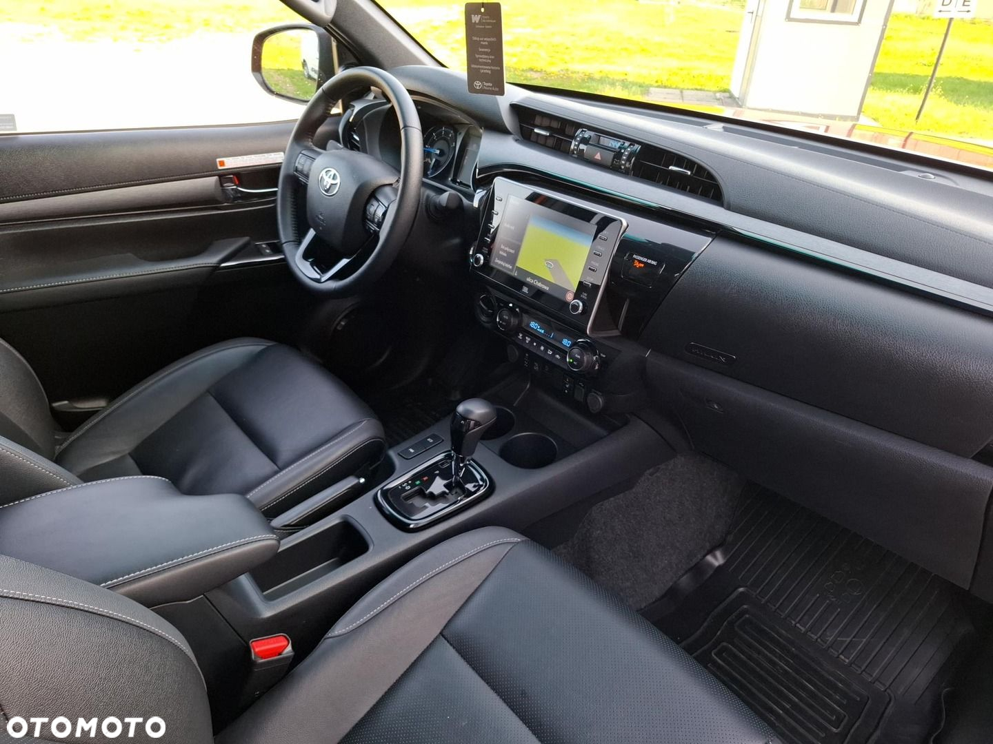 Toyota Hilux 2.8 D-4D Double Cab Invincible Sport 4x4 - 6