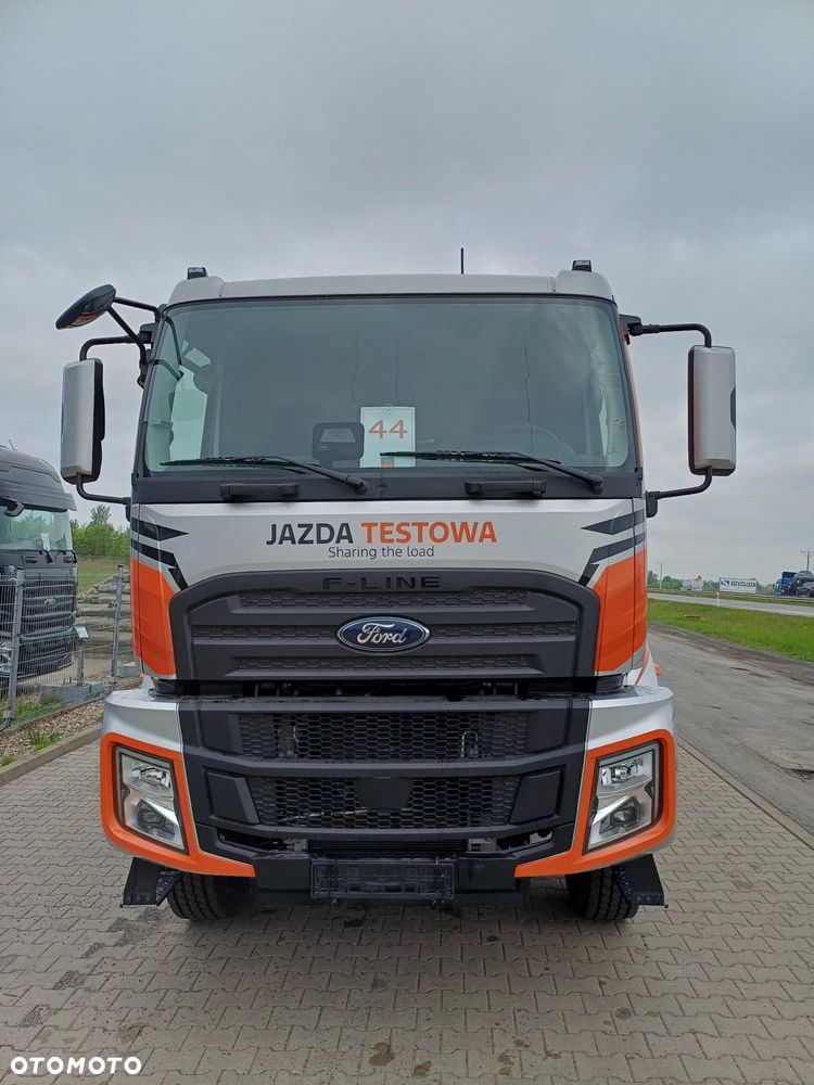 Ford F-LINE - 2