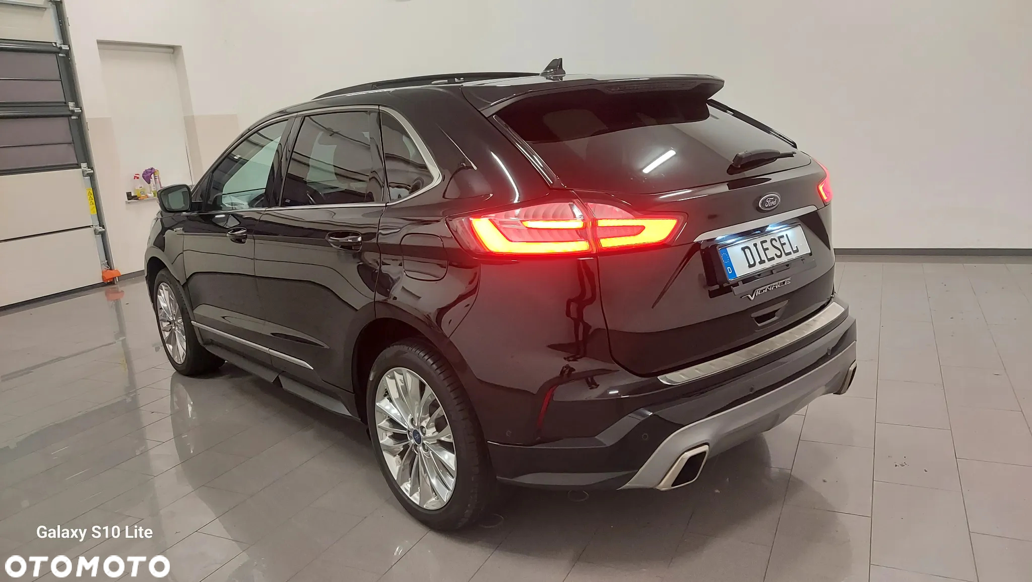 Ford Edge 2.0 EcoBlue Bi-Turbo 4x4 Vignale - 4