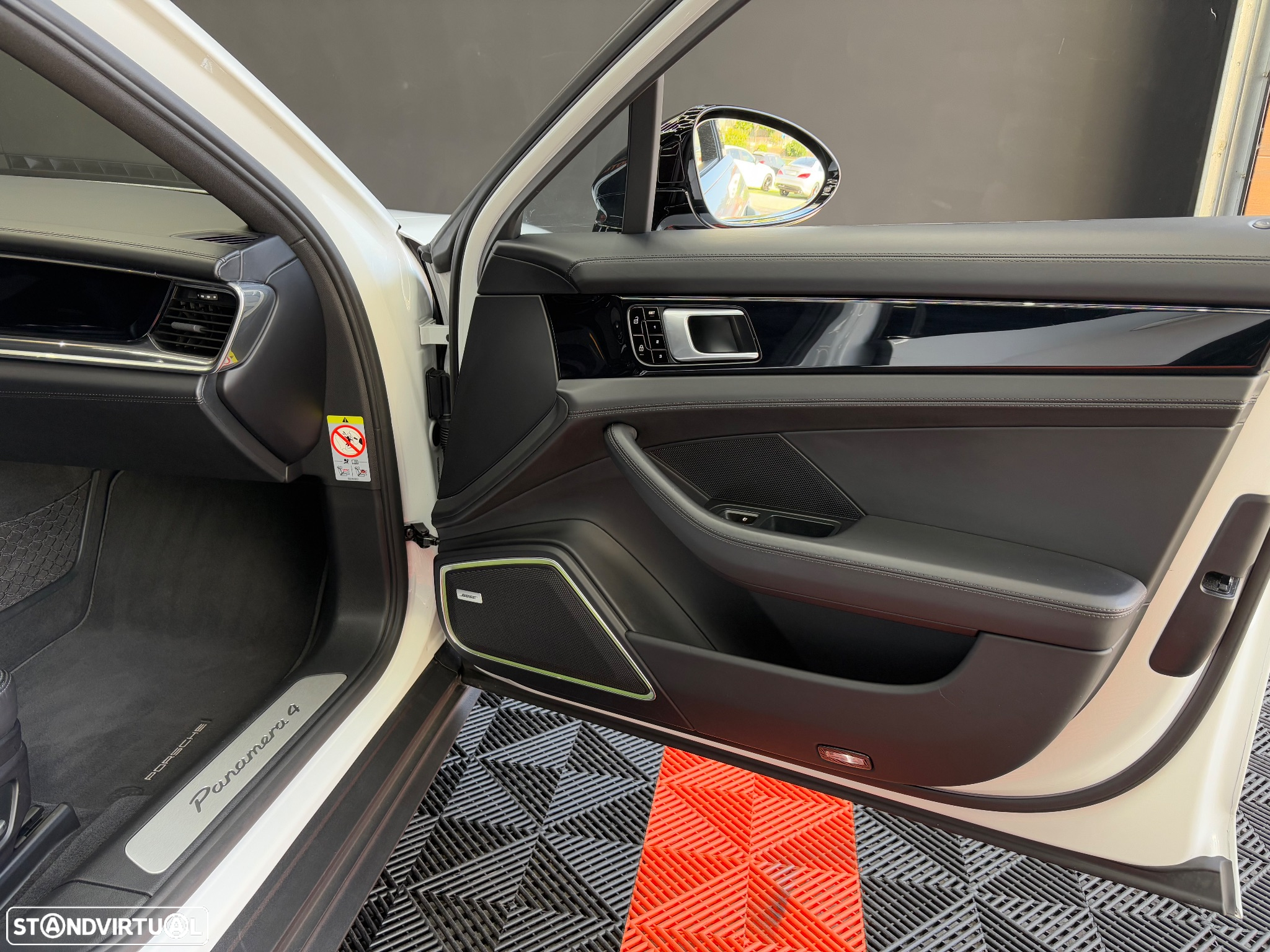 Porsche Panamera 4 E-Hybrid - 41