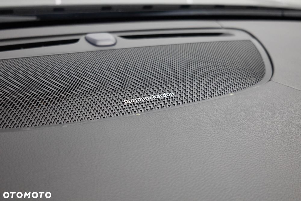 Volvo S90 T8 AWD Plug-In Hybrid Plus Bright - 19
