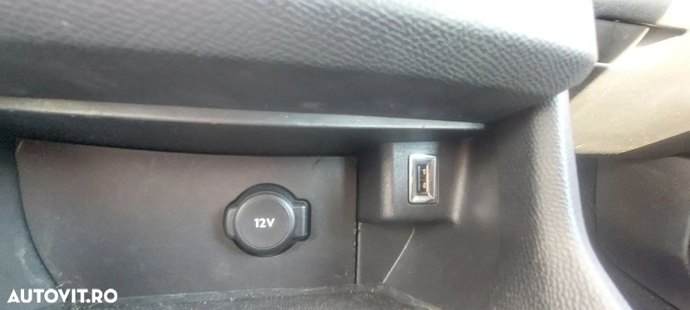 Peugeot 308 1.2 L PureTech Turbo Active - 13