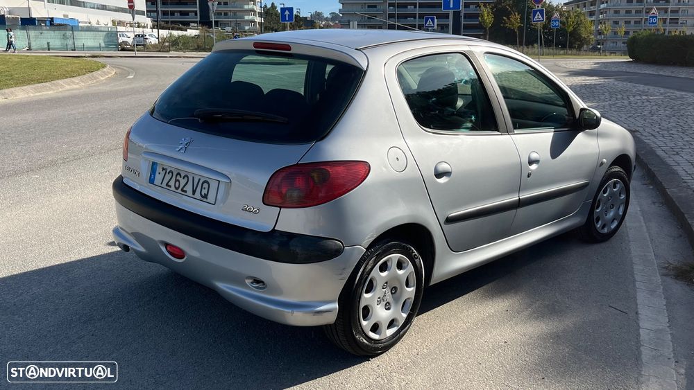 Peugeot 206 1.1 Color Line - 11