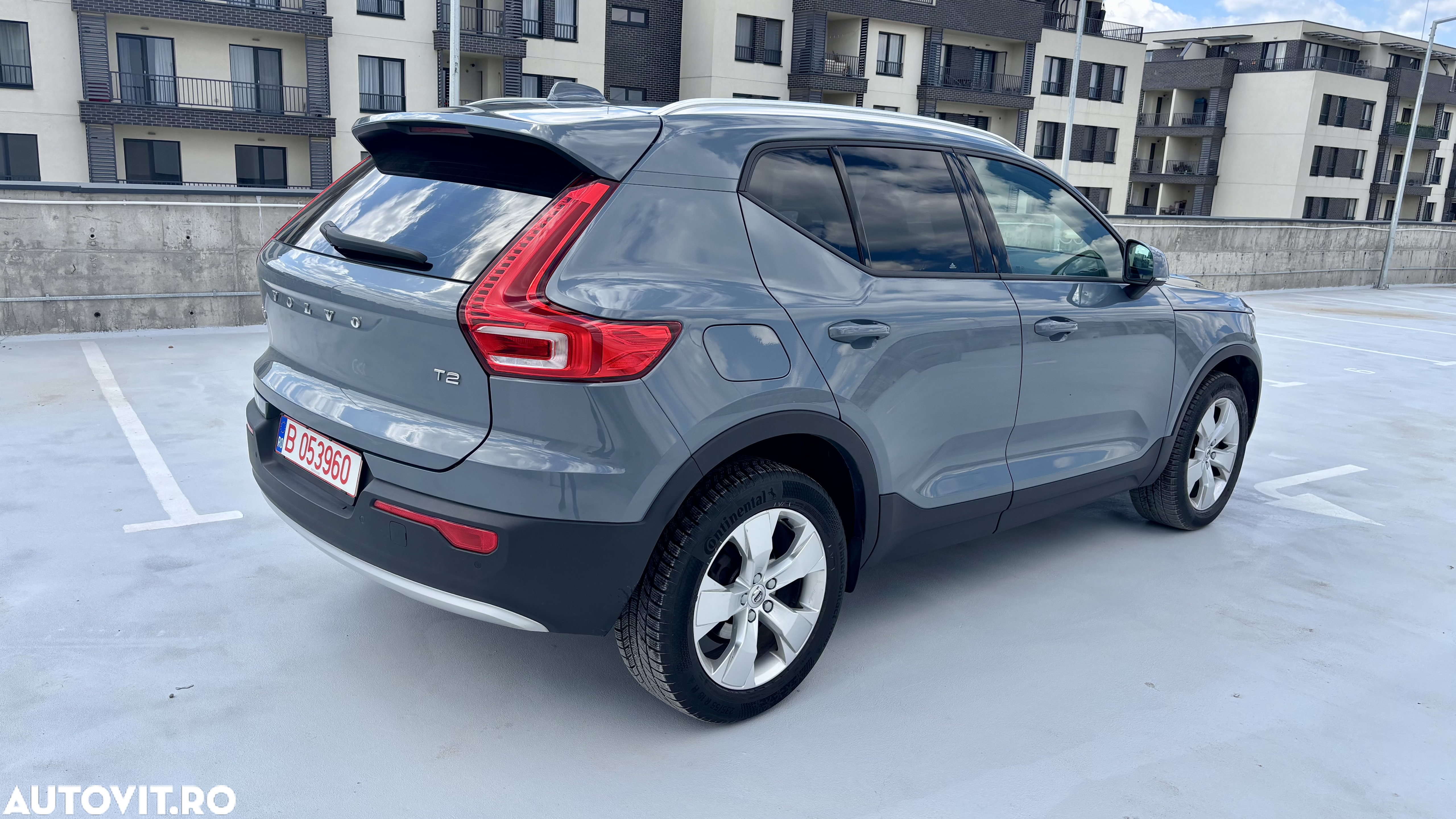 Volvo XC 40 T2 AT8 Momentum - 4