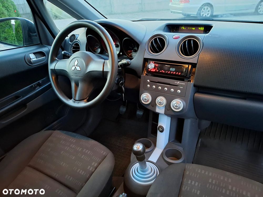 Mitsubishi Colt - 15