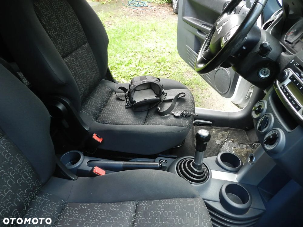 Mitsubishi Colt - 22