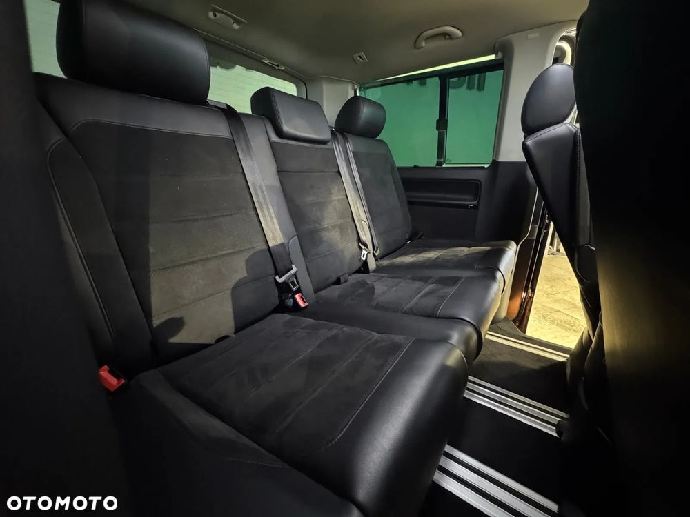 Volkswagen Multivan - 11
