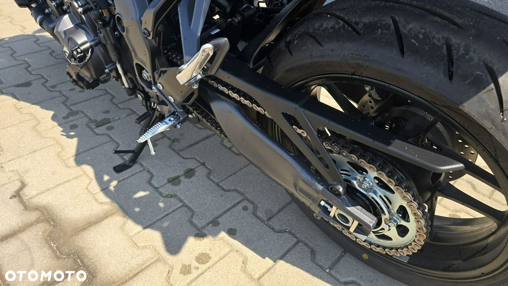 Yamaha MT - 28