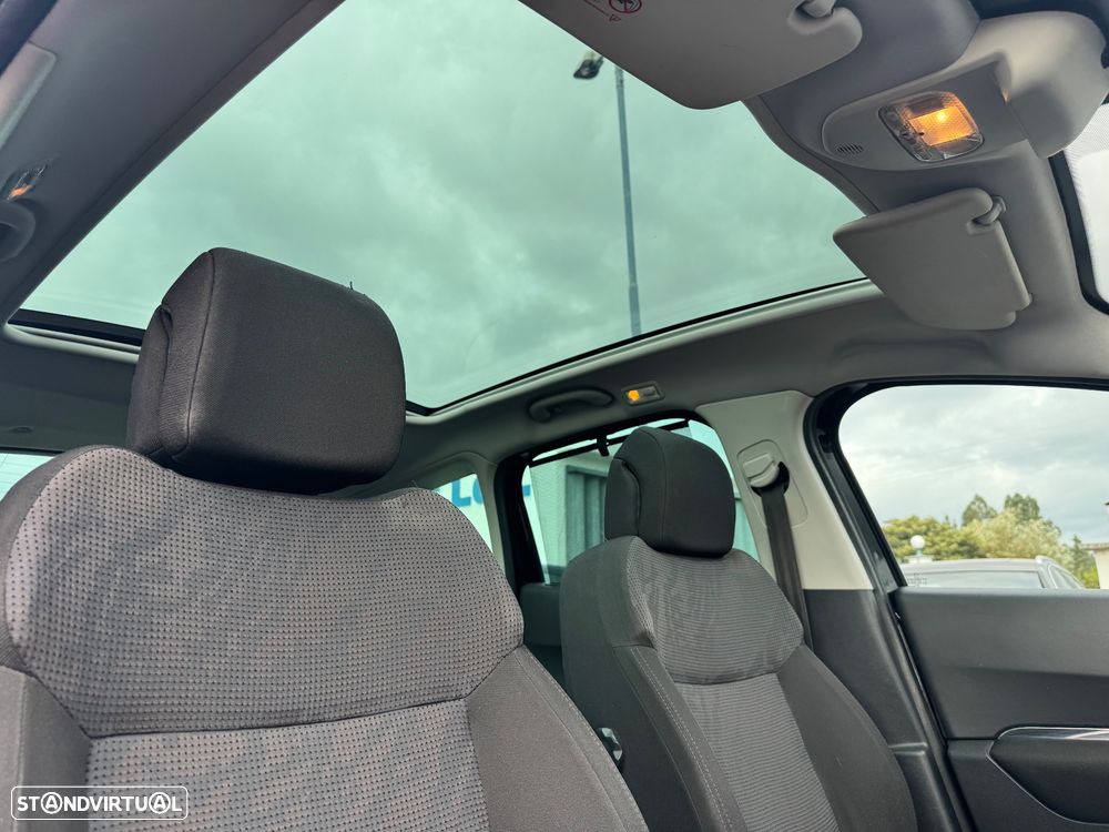 Peugeot 3008 1.6 HDi Executive — fotografia 28
