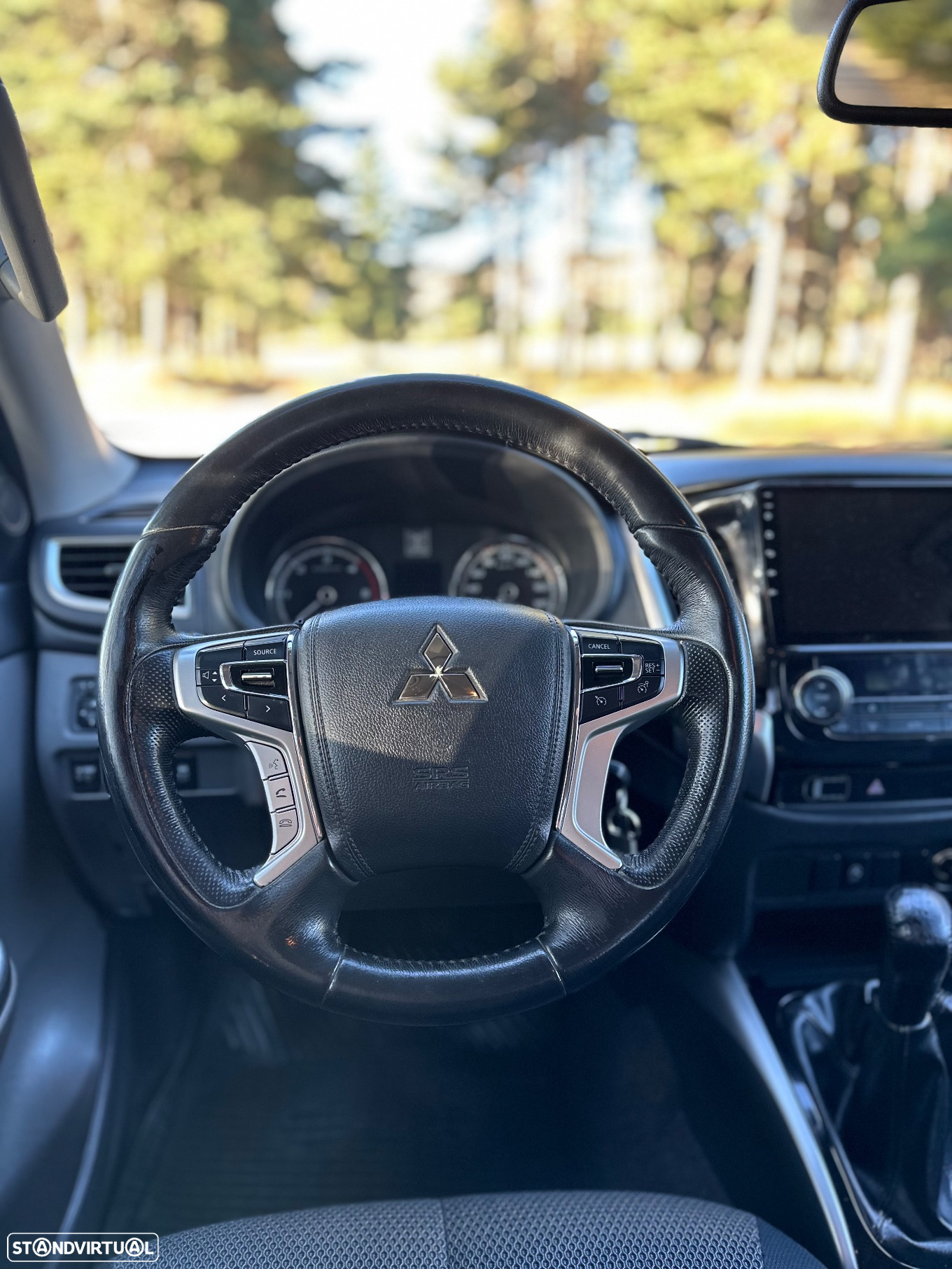 Mitsubishi L200 2.4 DI-D CD Intense Strakar 4WD - 21