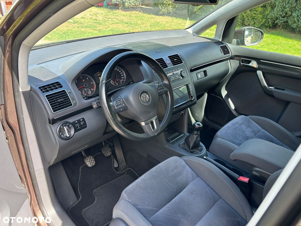 Volkswagen Touran 2.0 TDI DPF BlueMotion Technology Comfortline - 27