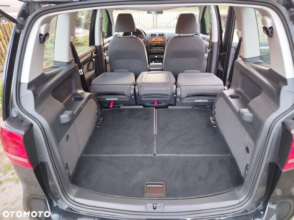 Volkswagen Touran - 20