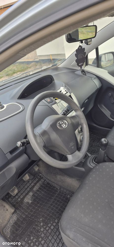 Toyota Yaris 1.3 VVT-i Luna - 17