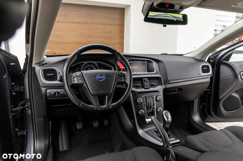 Volvo V40 D2 Kinetic - 34