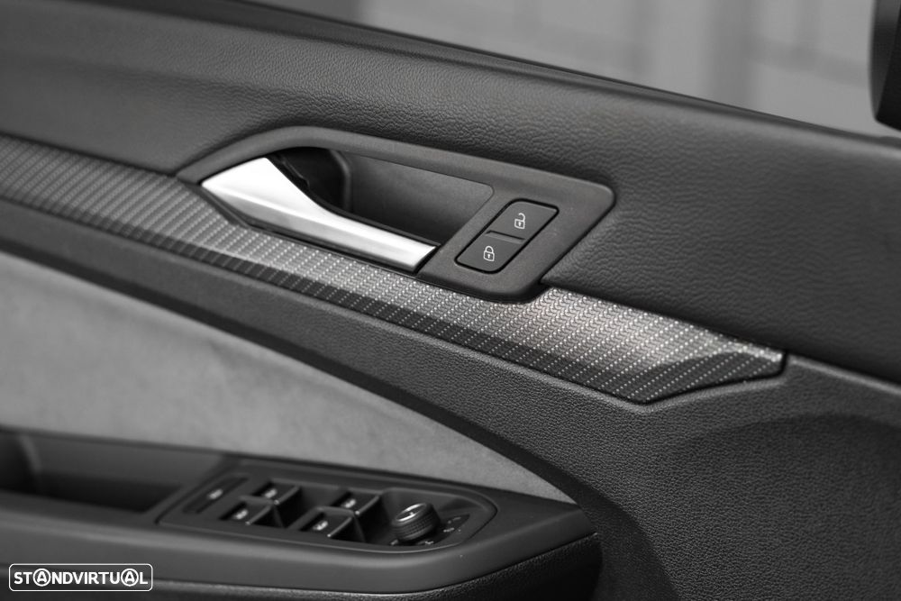 VW Golf Variant 2.0 TDi R-Line DSG - 28