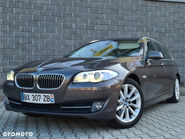 BMW Seria 5 520d xDrive Touring Luxury Line