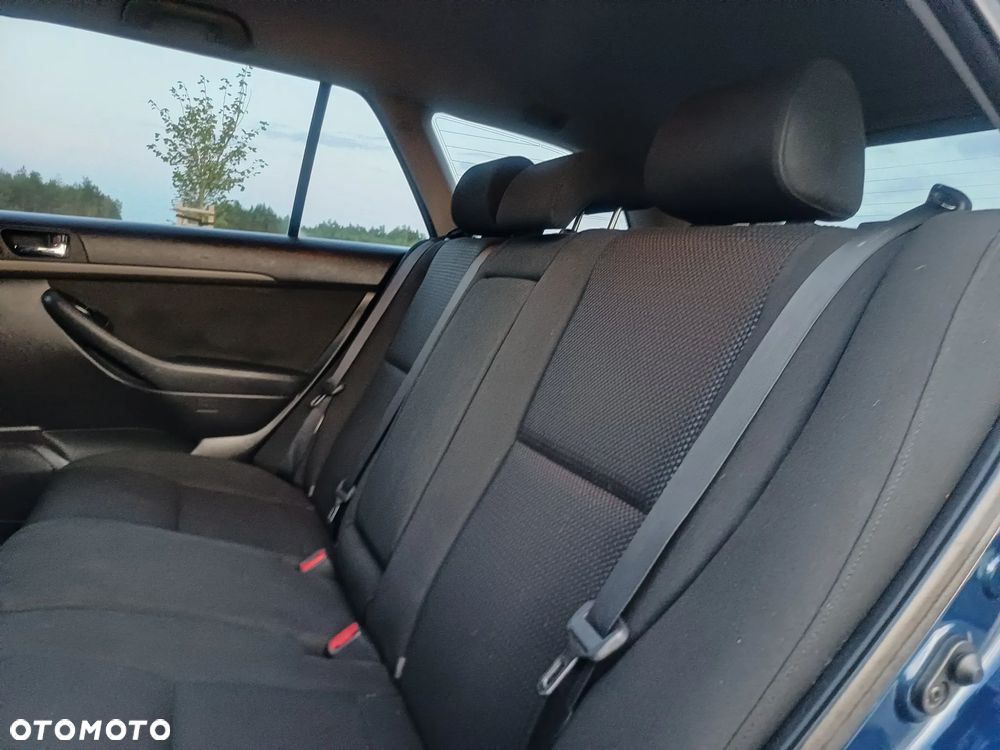 Toyota Avensis 2.0 D-4D Travel - 23