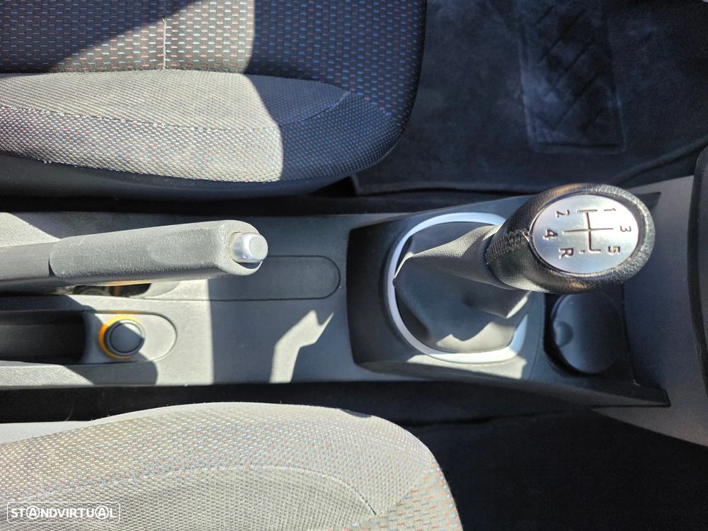 Renault Clio 1.2 16V Confort Dynamique - 20