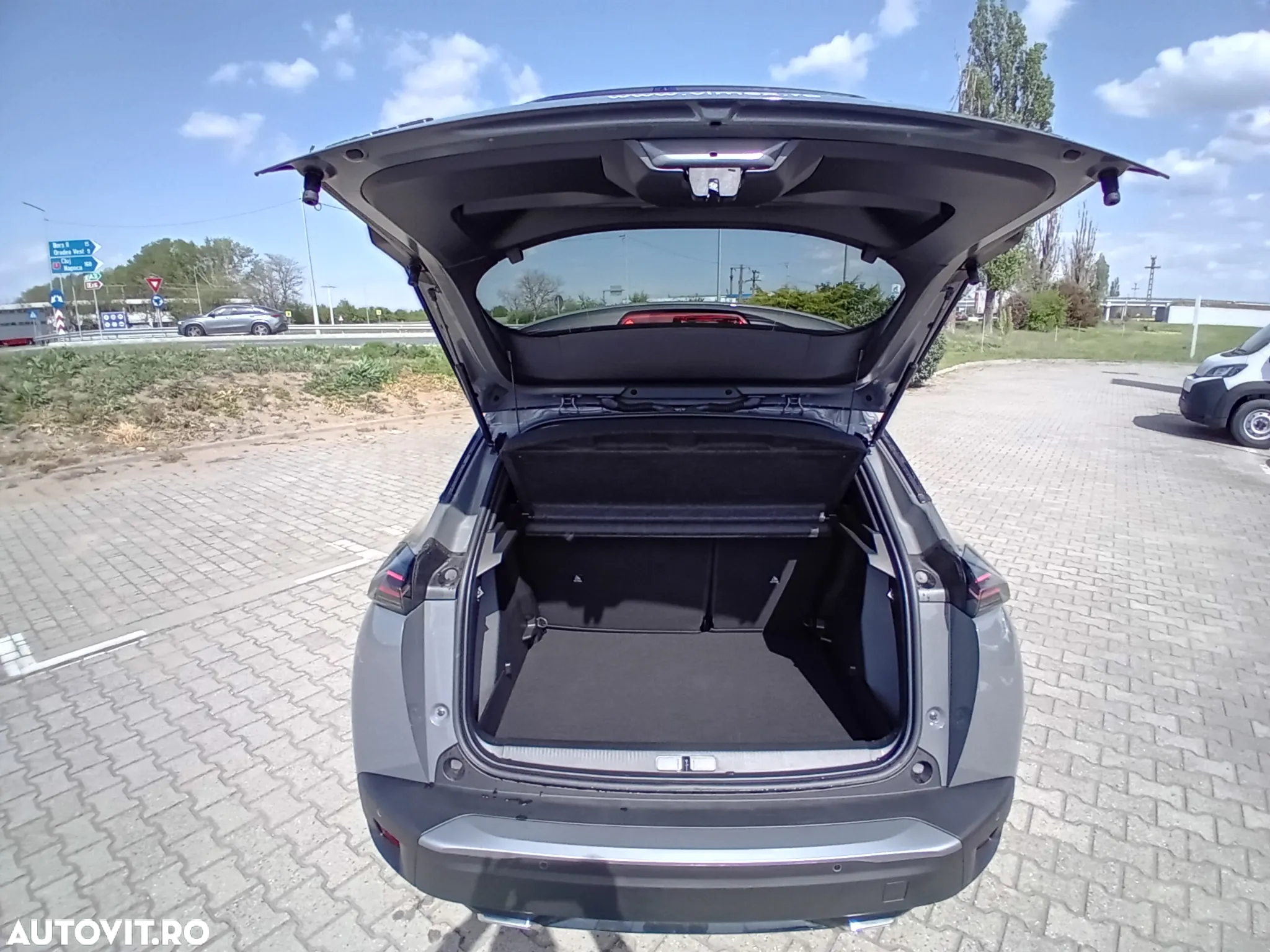 Peugeot 2008 Hybrid 145 e-DSC Allure - 7