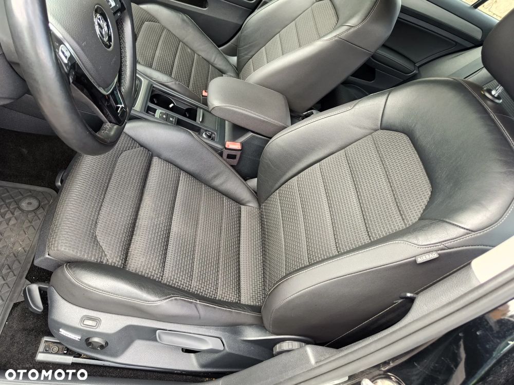 Volkswagen Golf - 21