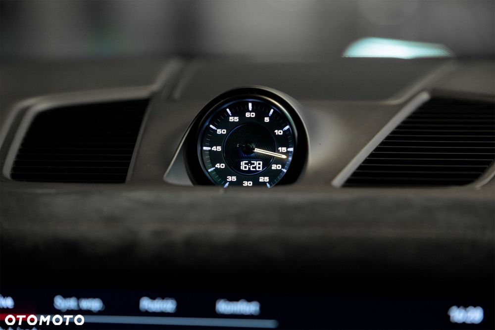 Porsche Cayenne Turbo GT - 12