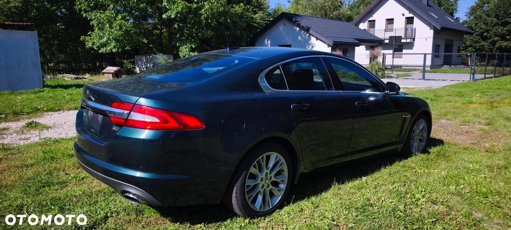Jaguar XF - 14