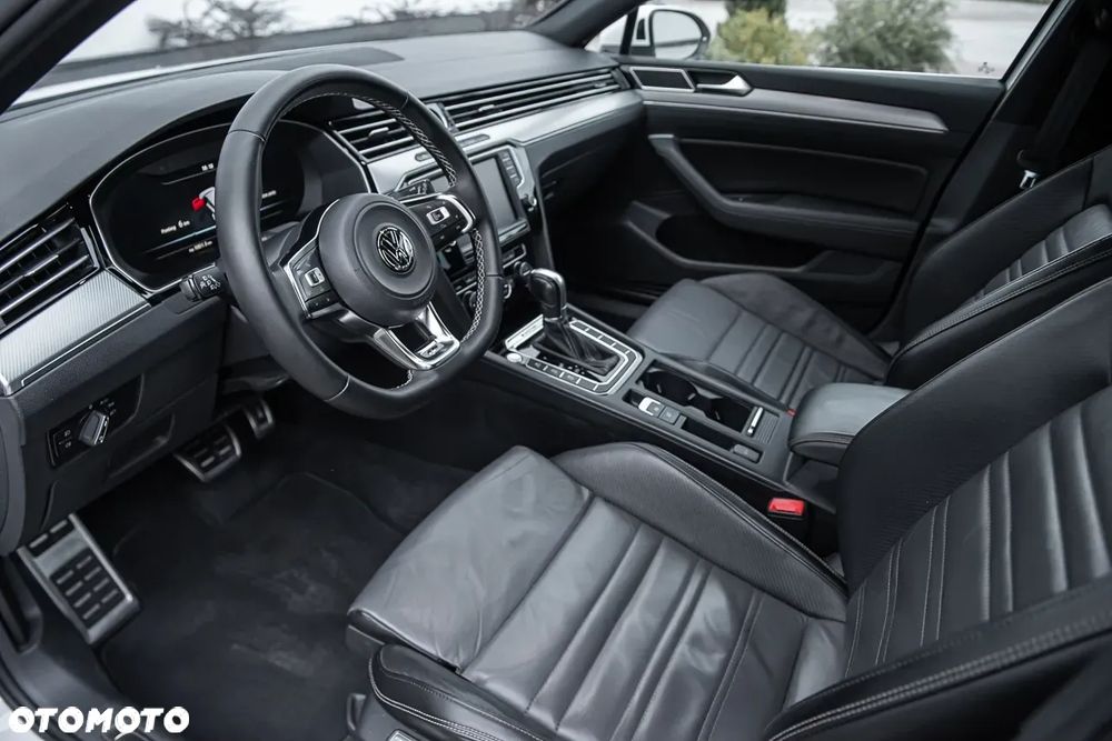 Volkswagen Passat - 16