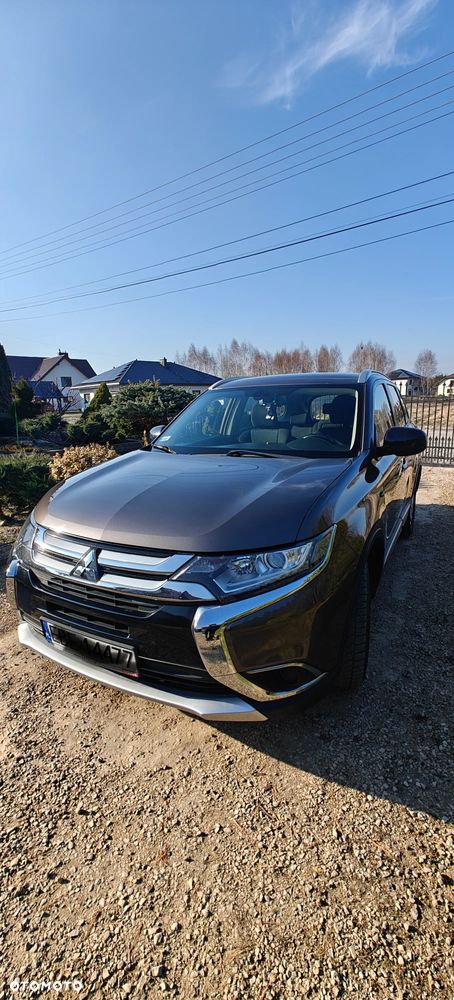 Mitsubishi Outlander - 2