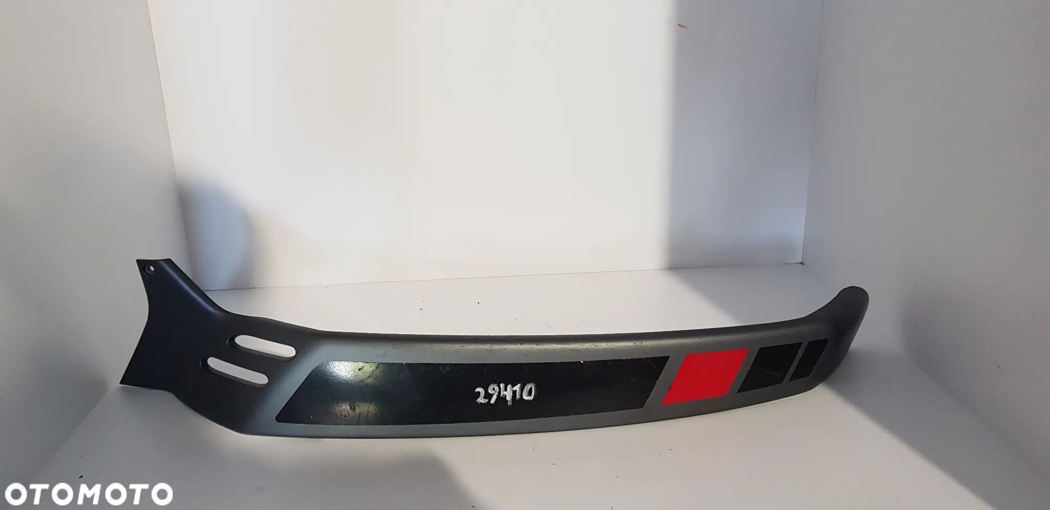 Piaggio Vespa GTS 125 Owiewka Listwa Płoza - 1