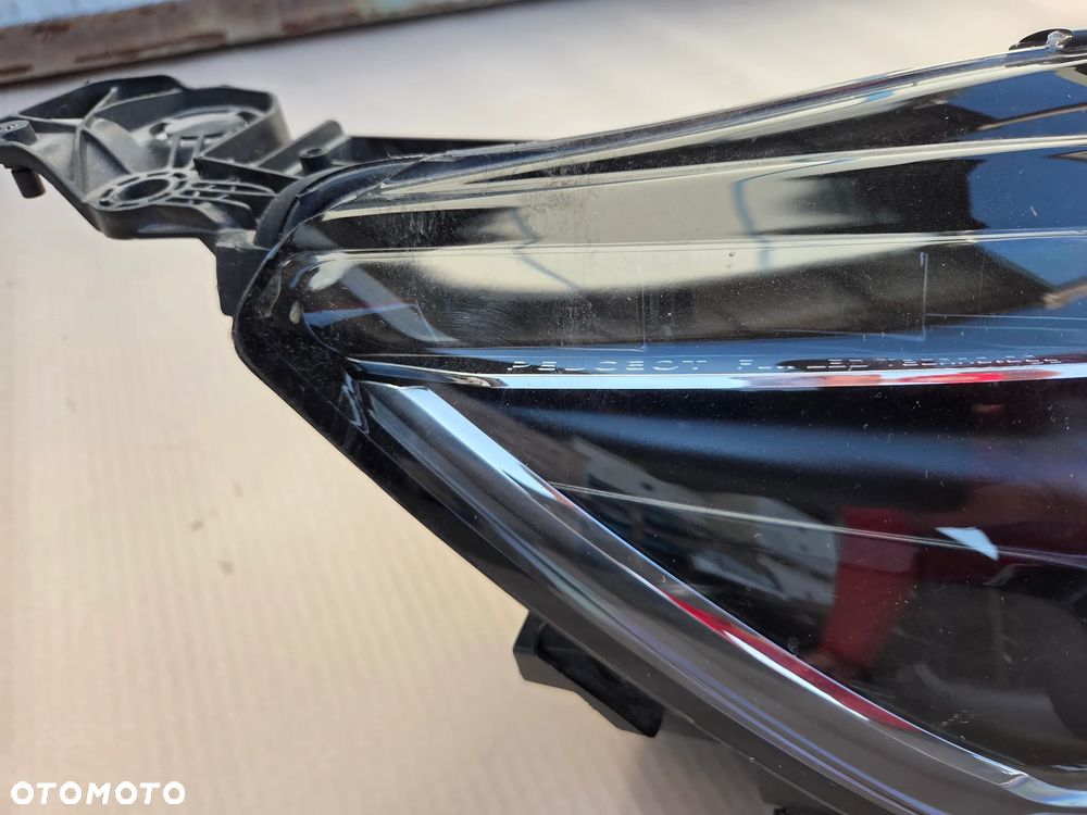 Lampa przednia prawa FULL LED Peugeot 308 T9  1618000580 - 2