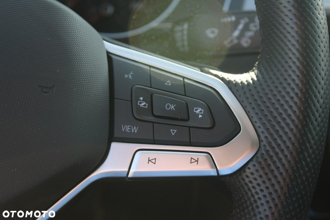 Volkswagen Passat - 25